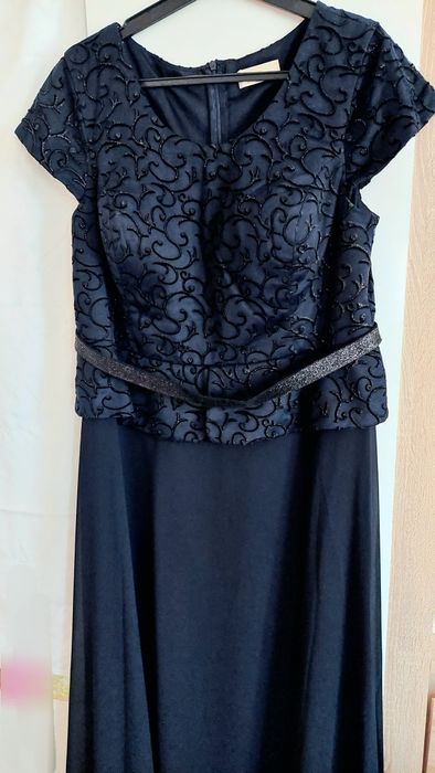 Vând rochie superba , de ocazie ,culoare bleumarin