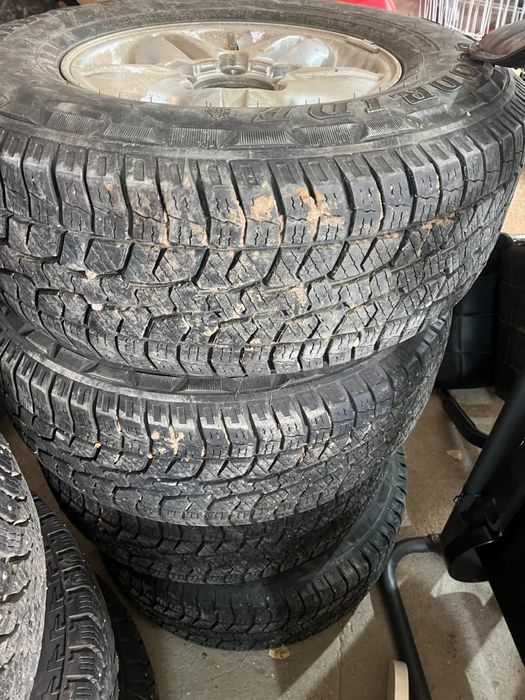 Продам зимнии шины 2 комплекта