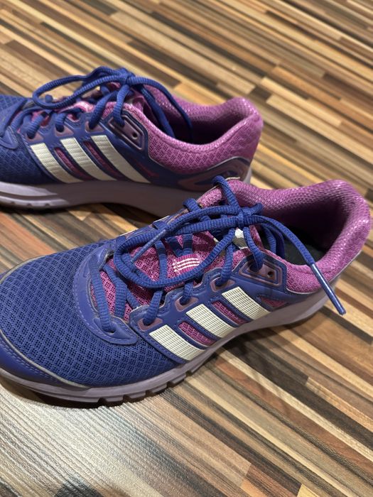 Adidasi sport