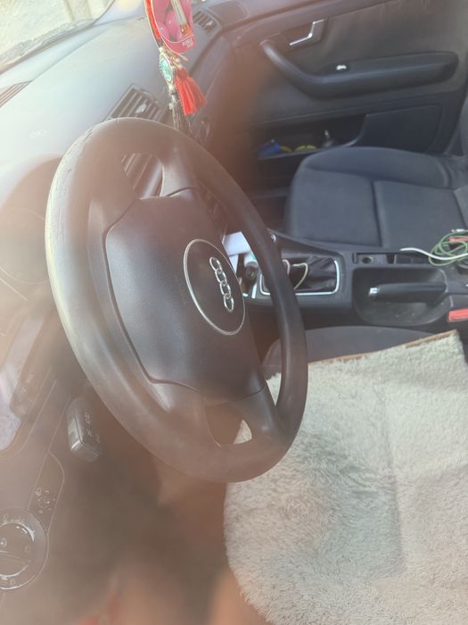 vând audi a4 b6 1.8 benzină