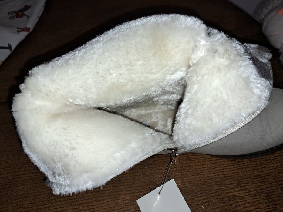 Продам женские сапоги