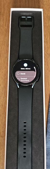 Samsung Galaxy Watch4 / 44mm  LTE / Bluetooth / Wi-Fi / GPS