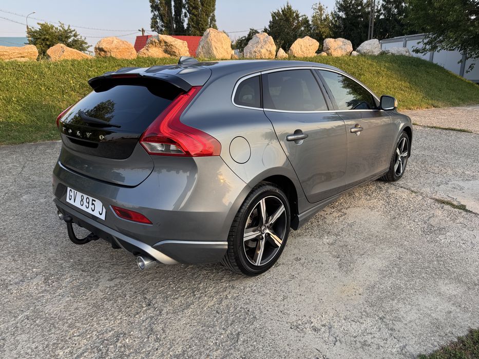 Volvo v40 /// R-Design /// EURO 6 ///2.0 diesel /// 120CP