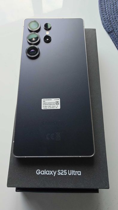 Vând Samsung S25 Ultra - 512 GB, doar 170 cicluri incărcare