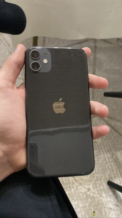 продается айфон 11