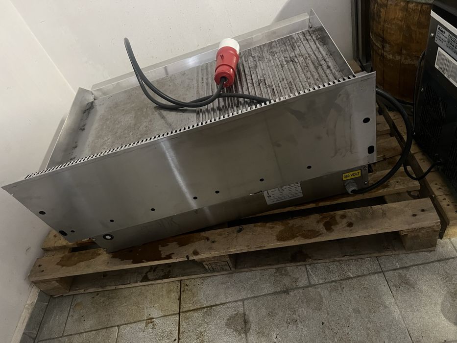 Скара тип плоча , половин плоска и половин оребрена