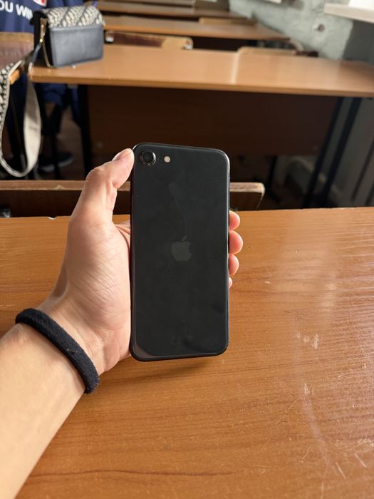 Айфон se сатлады срочно