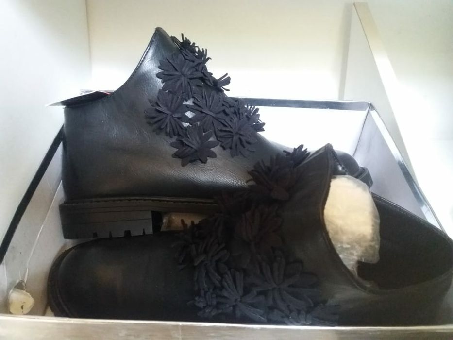 Сапожки женские .