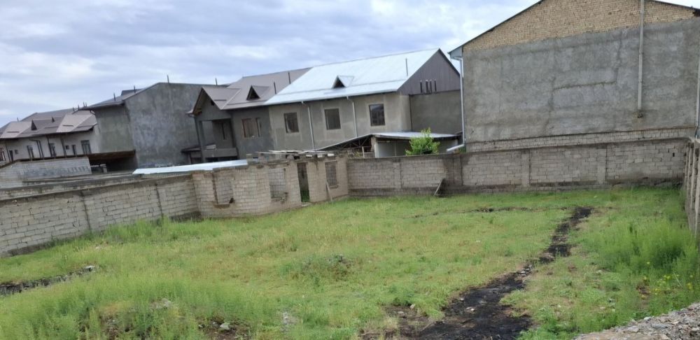 Продаётся земельный участок 6 соток угловой.