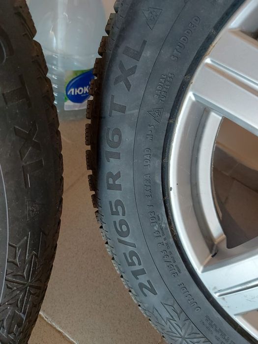 Продам диски с резиной 215/65R16