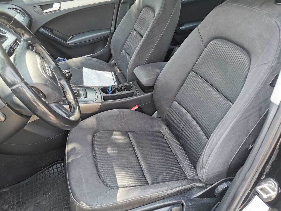 AUDI A4 berlina culoare negru
