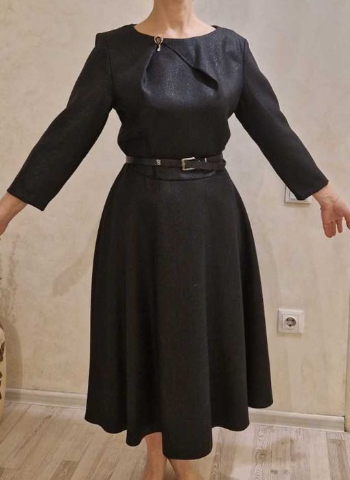 Продам новое платье