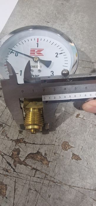 Ceas manometru presiune vidanja 100mm metalic import pret 215 lei se poate trimite prin curier rapid în toată
