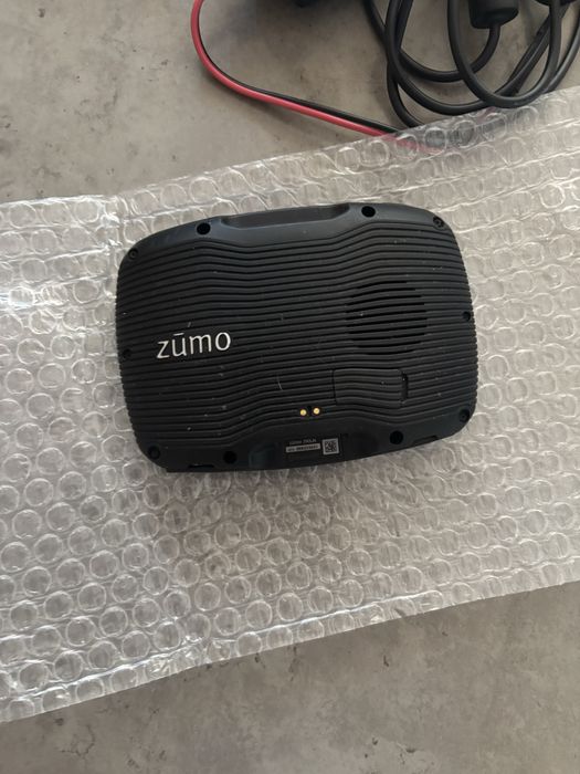 Продавам навигация Garmin zumo 390