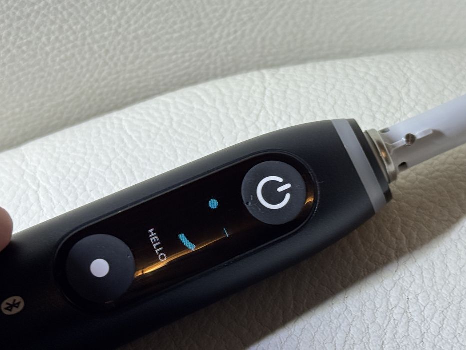 Periuță Oral B io8