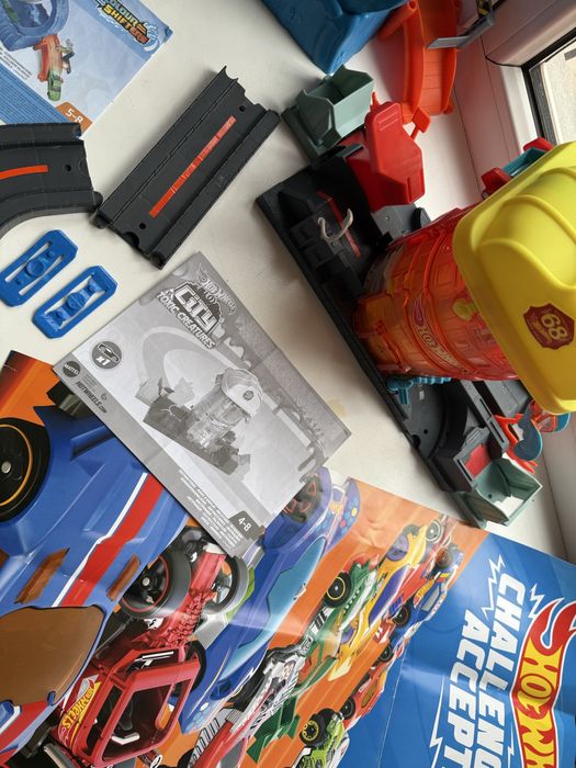 2 трека hot Wheels +доп детали б/у
