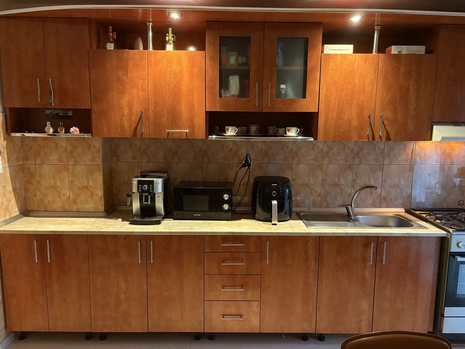 Vand mobila de bucatarie si aragaz