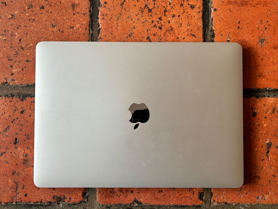 MacBook Pro A1708 13инча 2017г 256gb