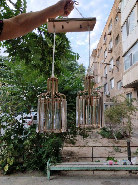 Продам люструдля коридора