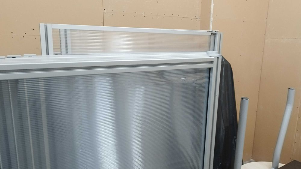 Алуминиева преграда / паравани между бюра 100/168см