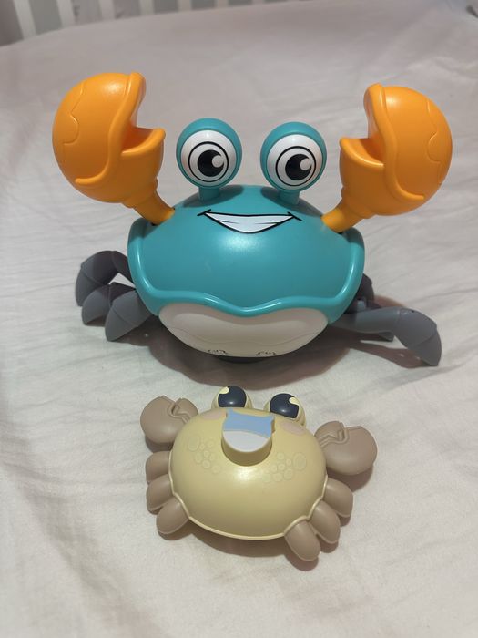 Интерактивна играчка пълзящо раче - пее и танцува