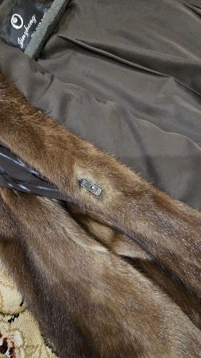 Продам норковую шубу с капюшоном