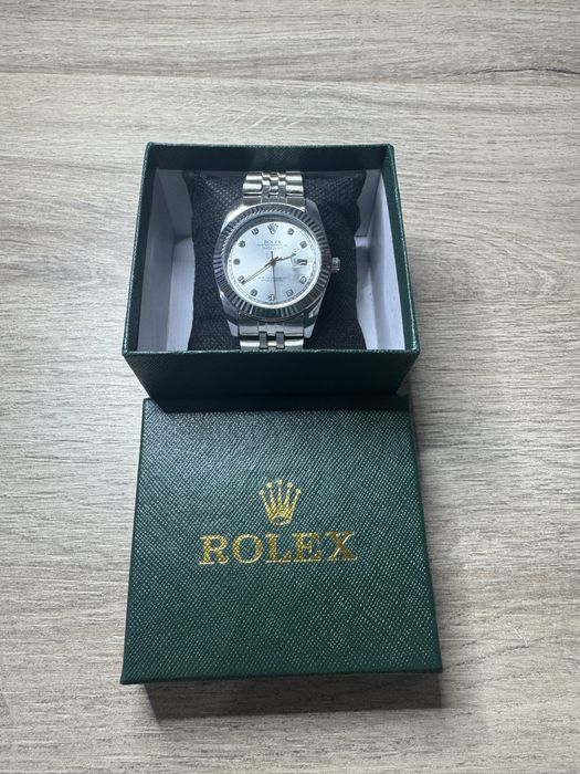 Луксозен часовник – Rolex Datejust стил