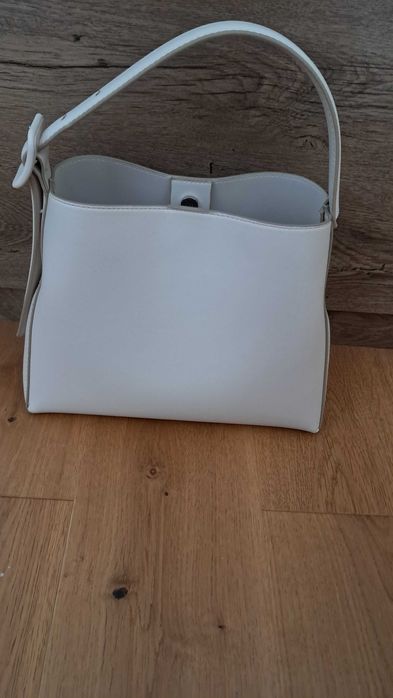 дамска чанта MANGO - неразличима от нова