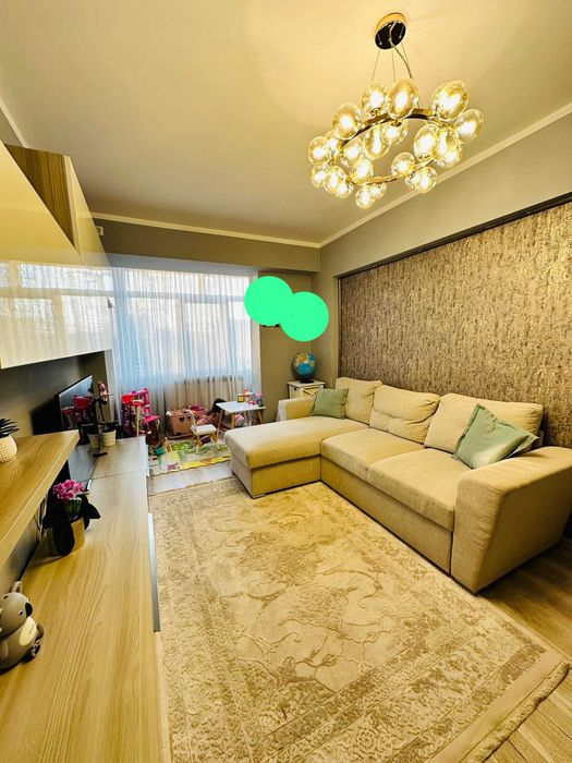 Inchiriez apartament, AG1- centru orasului,60mp