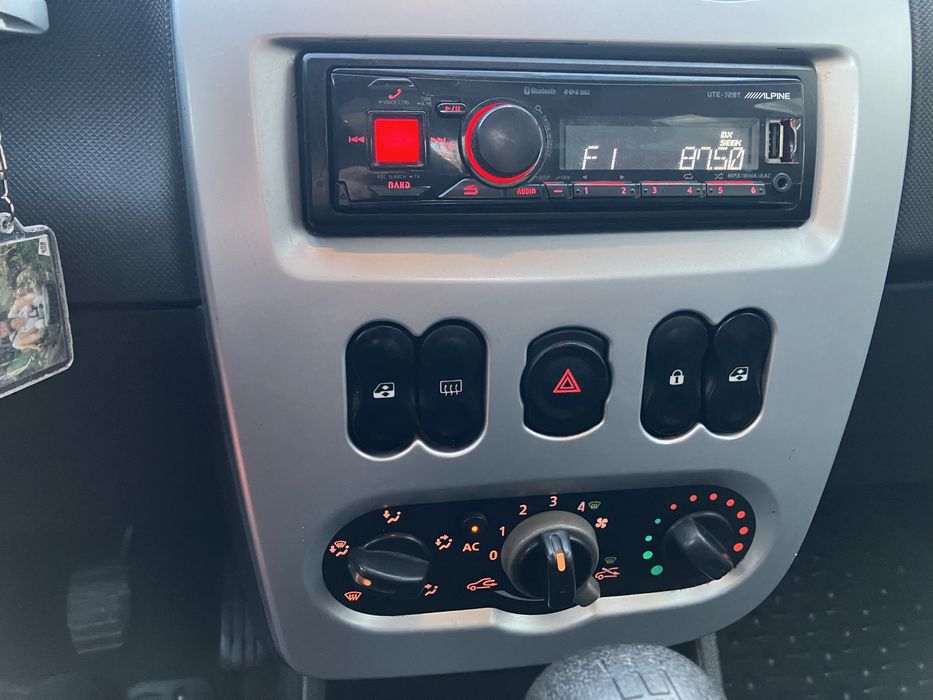 Dacia logan facelift 1.4 mpi 2009