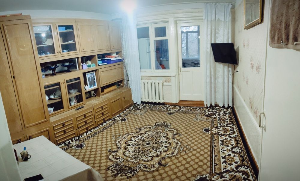 Сотяпман 2 хона 3 хона килинган. Продаю двухкомнатную переделаннаю в 3