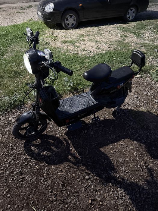 Продается Скутер СК8