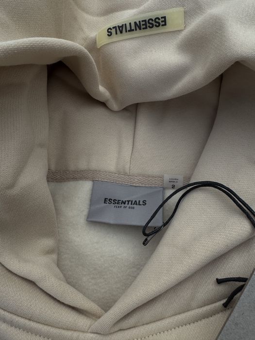 Hanorac Essentials Alb / Crem / 2025