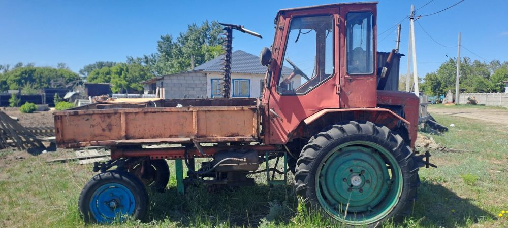 Продам Трактор т16