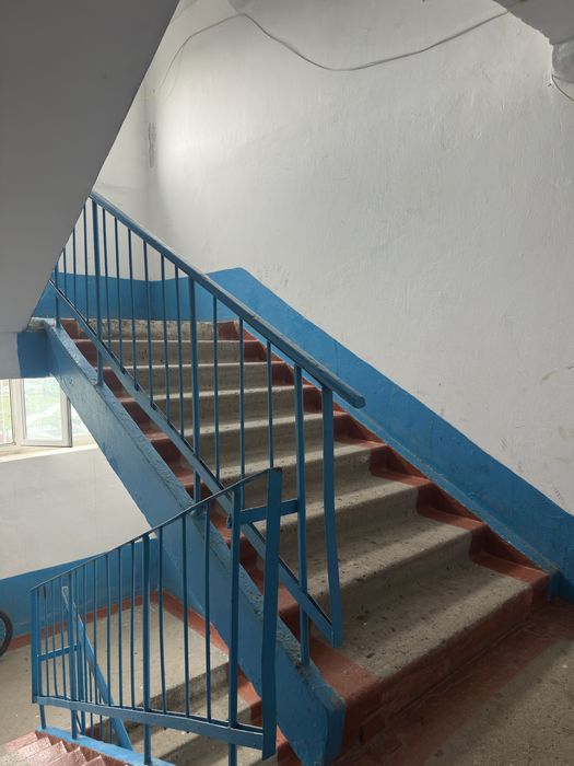 Продам 2х квартиру Ауэзова 4
