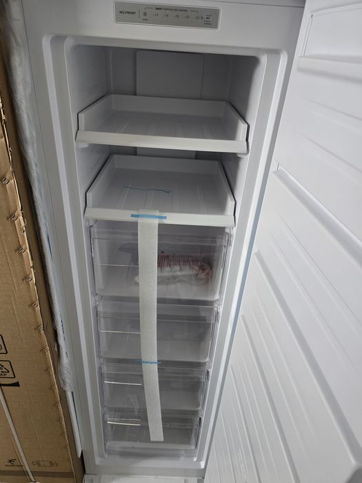 Нов вертикален фризер Snaige No Frost  170 см