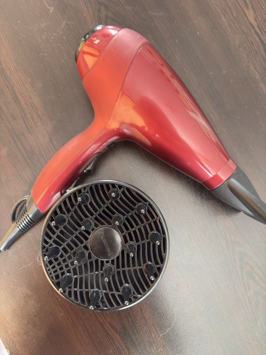 Продавам сешоар Remington AC9096 Silk