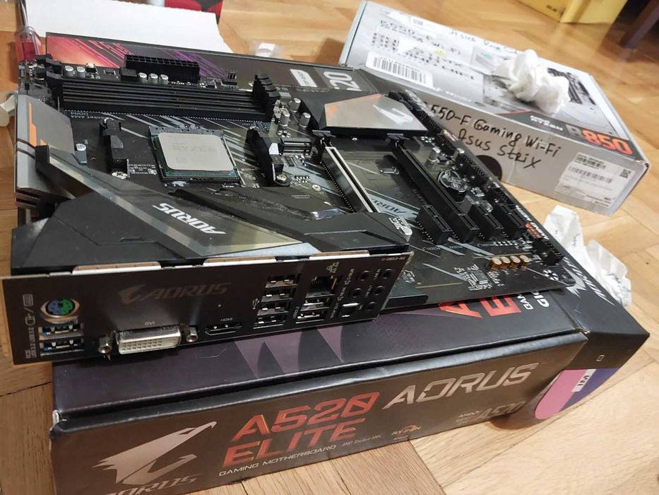 AMD Ryzen 7 3700X + Gigabyte A520 Aorus Elite