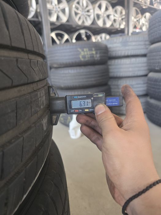 4 Броя 235/55/17 Hankook 2x6,6mm 2x6,3mm 24dot