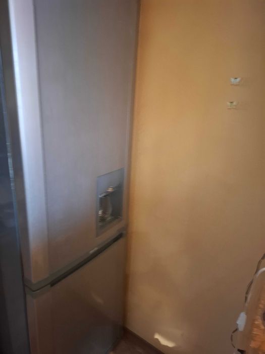 Хладилник с фризер