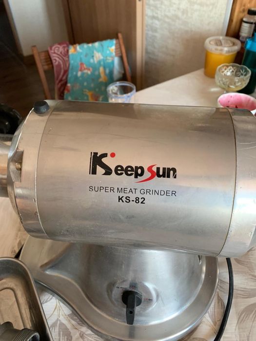 Продам мясорубку промышленную KeepSun
