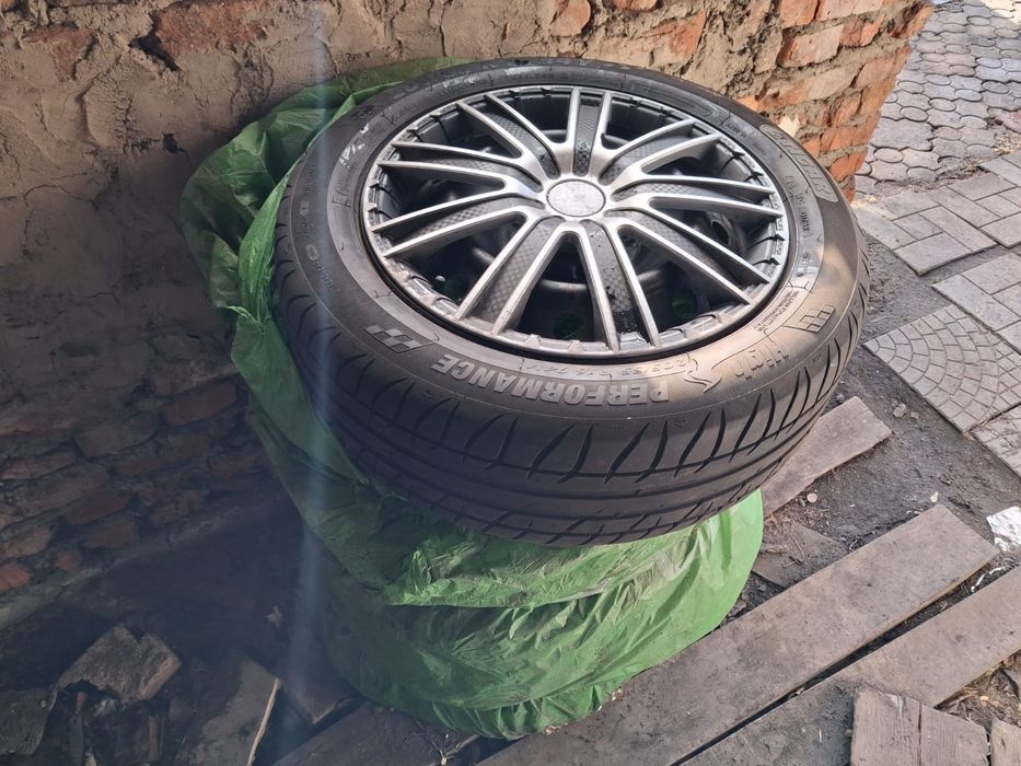 Продам шины почти новые