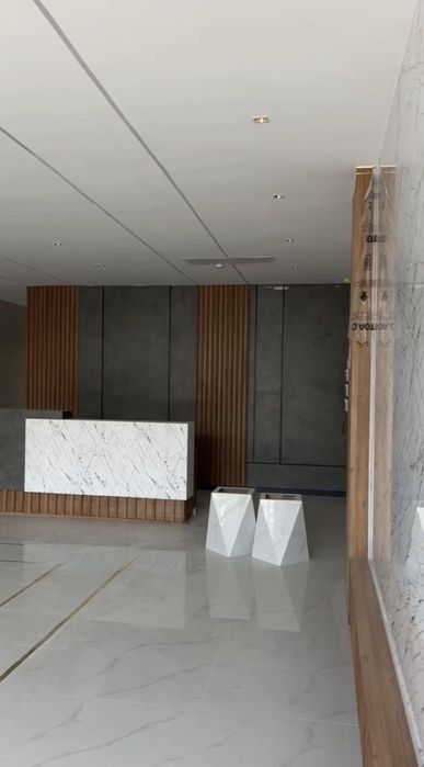 Продаётся на БУЗ-1 Художников новостройка 2ком