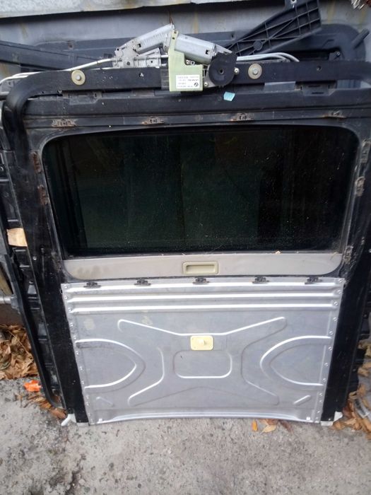 Люк на автомобиль Бмв Е-60 привозной