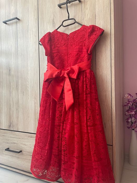 Отлично запазена рокля за 6 - 7 години