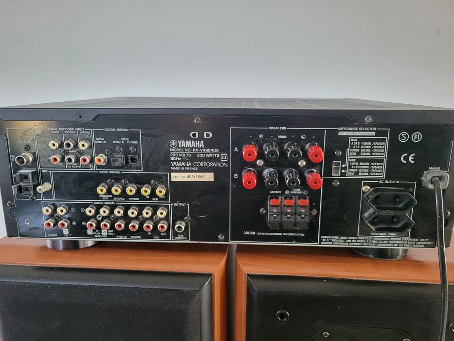 Vând amplituner Yamaha și 2 boxe BlueTech