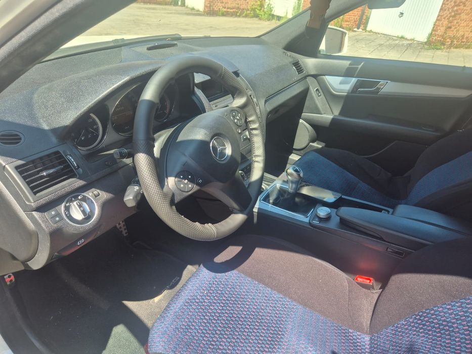 Mercedes-Benz C200