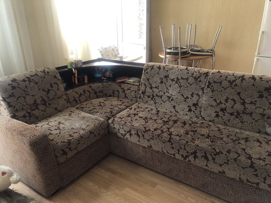 Диван угловой б/у