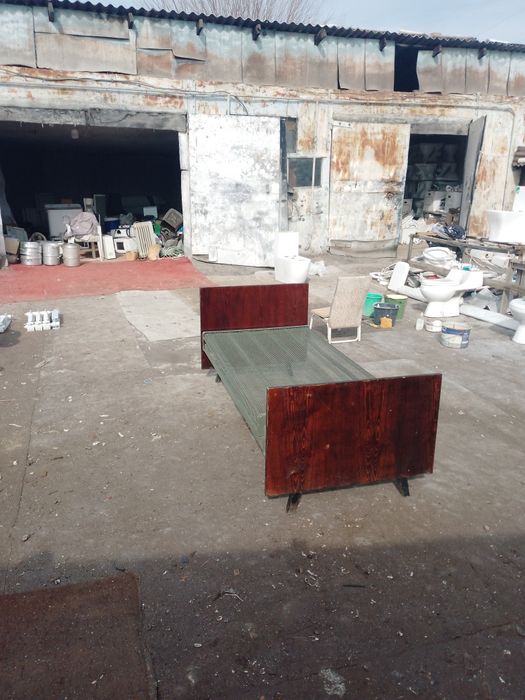 Улица Азаттык дом51 Кровать