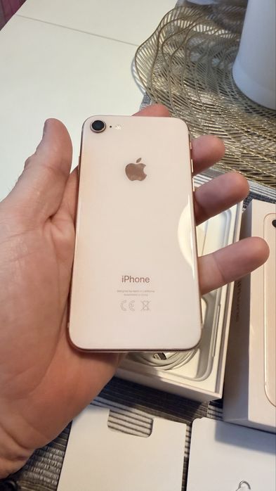 Iphone 8 64 GB gold перфектен full